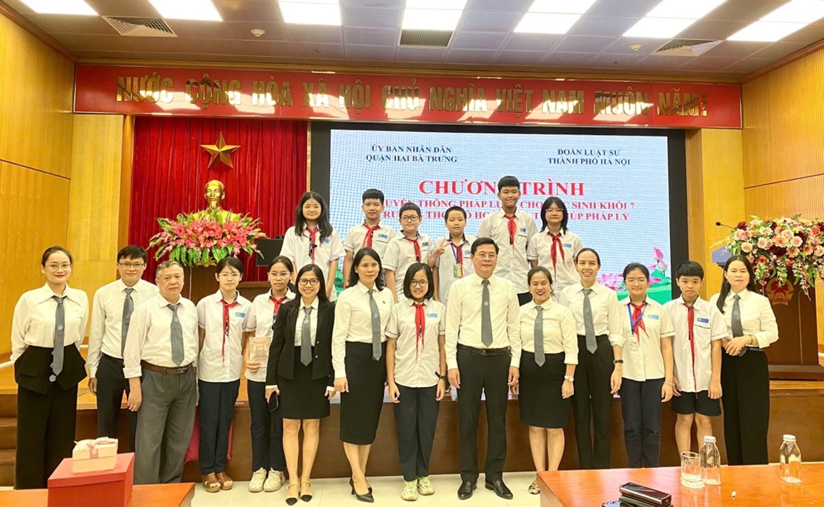 VIETTHINK TRỢ GIÚP PHÁP LÝ VỀ PHÒNG CHỐNG BẠO LỰC HỌC ĐƯỜNG TẠI UBND QUẬN HAI BÀ TRƯNG.