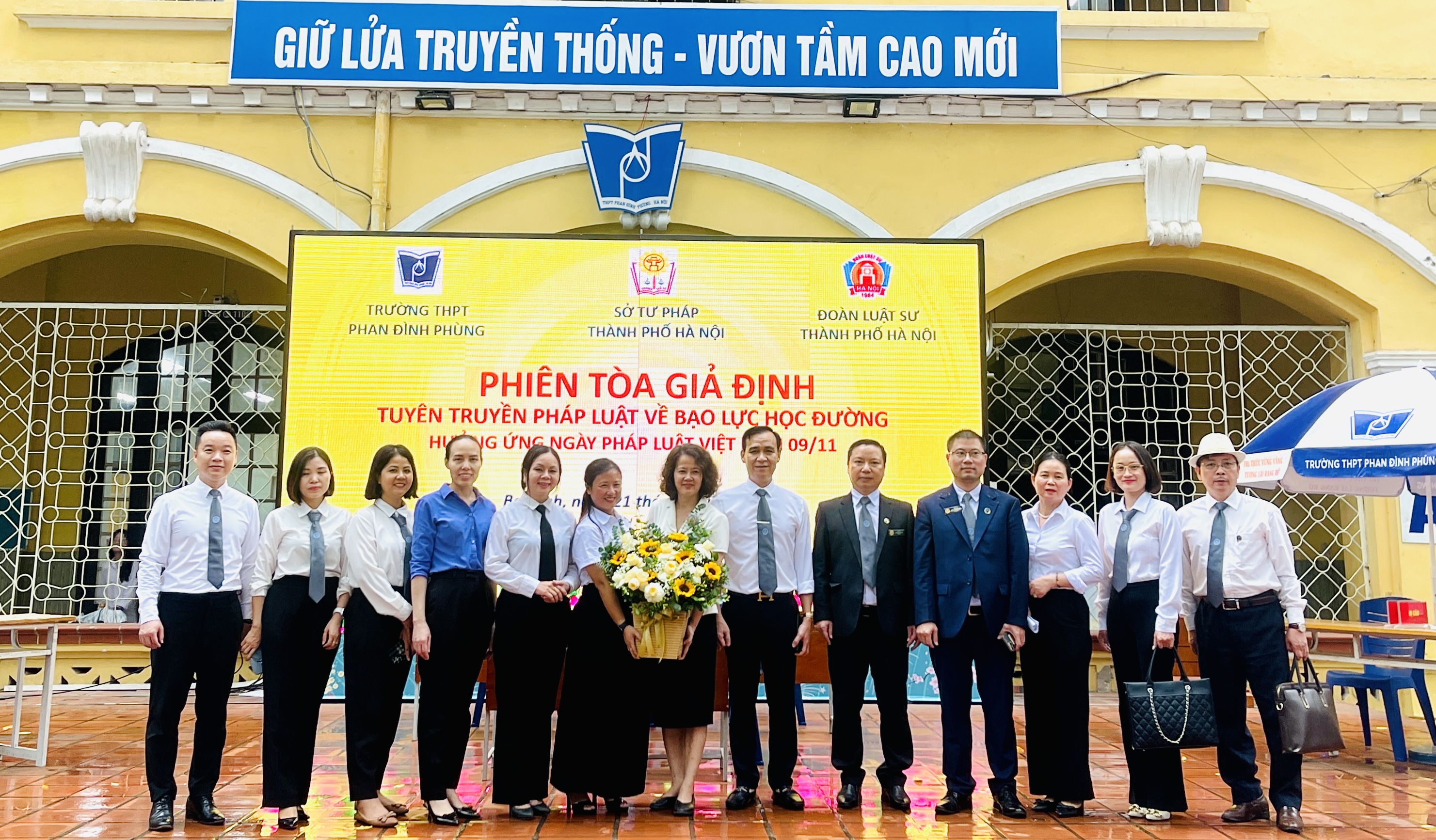 VIETTHINK TRỢ GIÚP PHÁP LÝ VỀ PHÒNG CHỐNG BẠO LỰC HỌC ĐƯỜNG TẠI TRƯỜNG THPT PHAN ĐÌNH PHÙNG