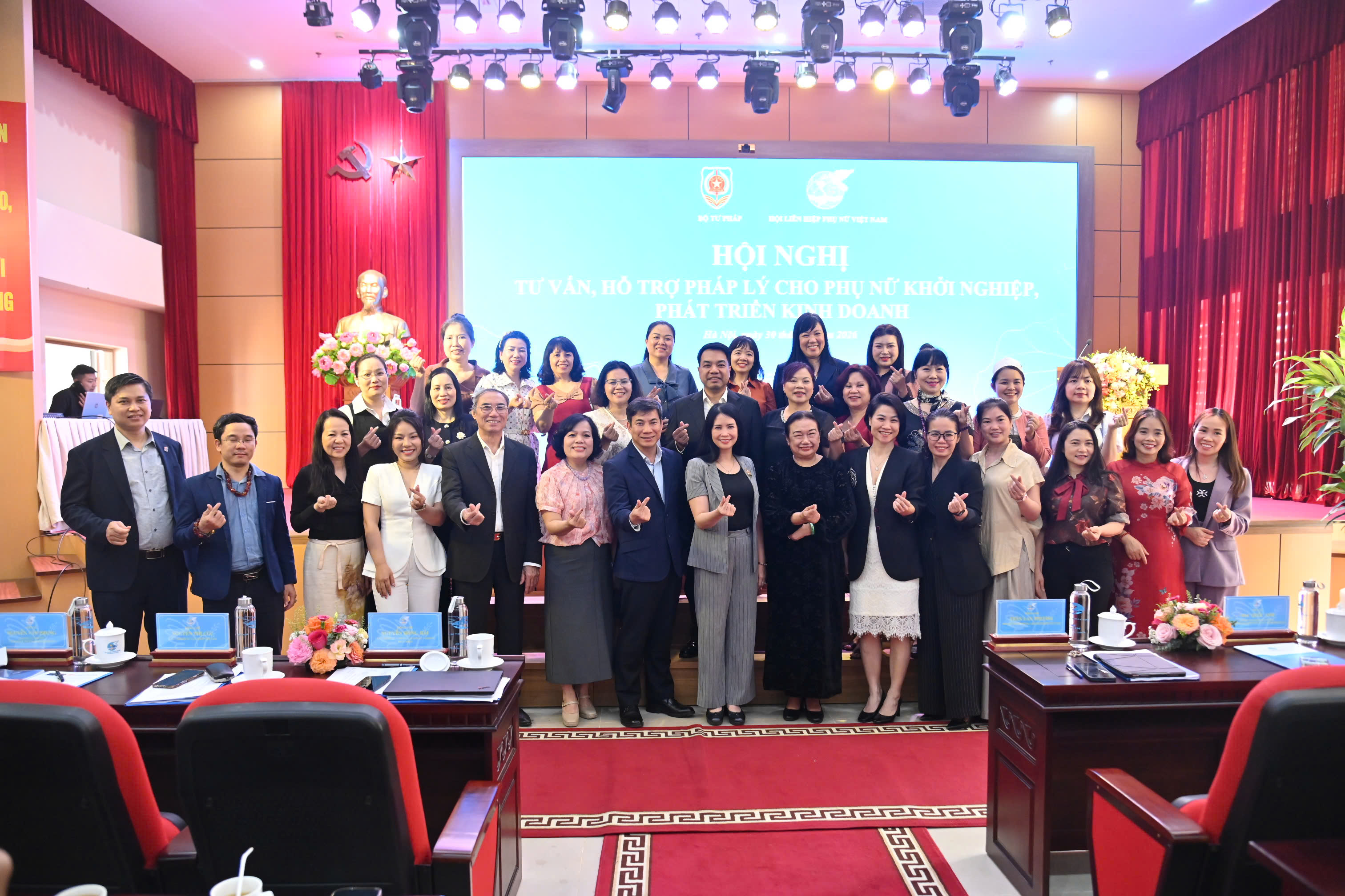 Vietthink tham gia và tài trợ Hội nghị "Tư vấn, hỗ trợ pháp lý cho phụ nữ khởi nghiệp, phát triển kinh doanh" do Trung ương Hội Liên hiệp Phụ nữ VN phối hợp với Bộ Tư pháp tổ chức